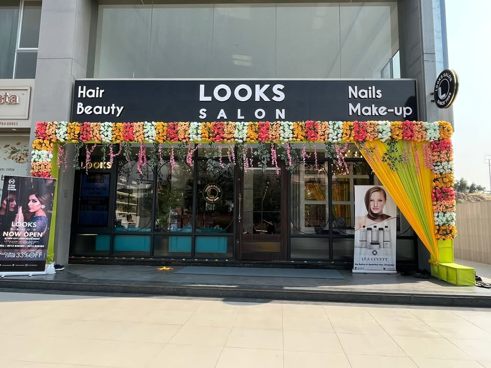 Looks  Salon background image