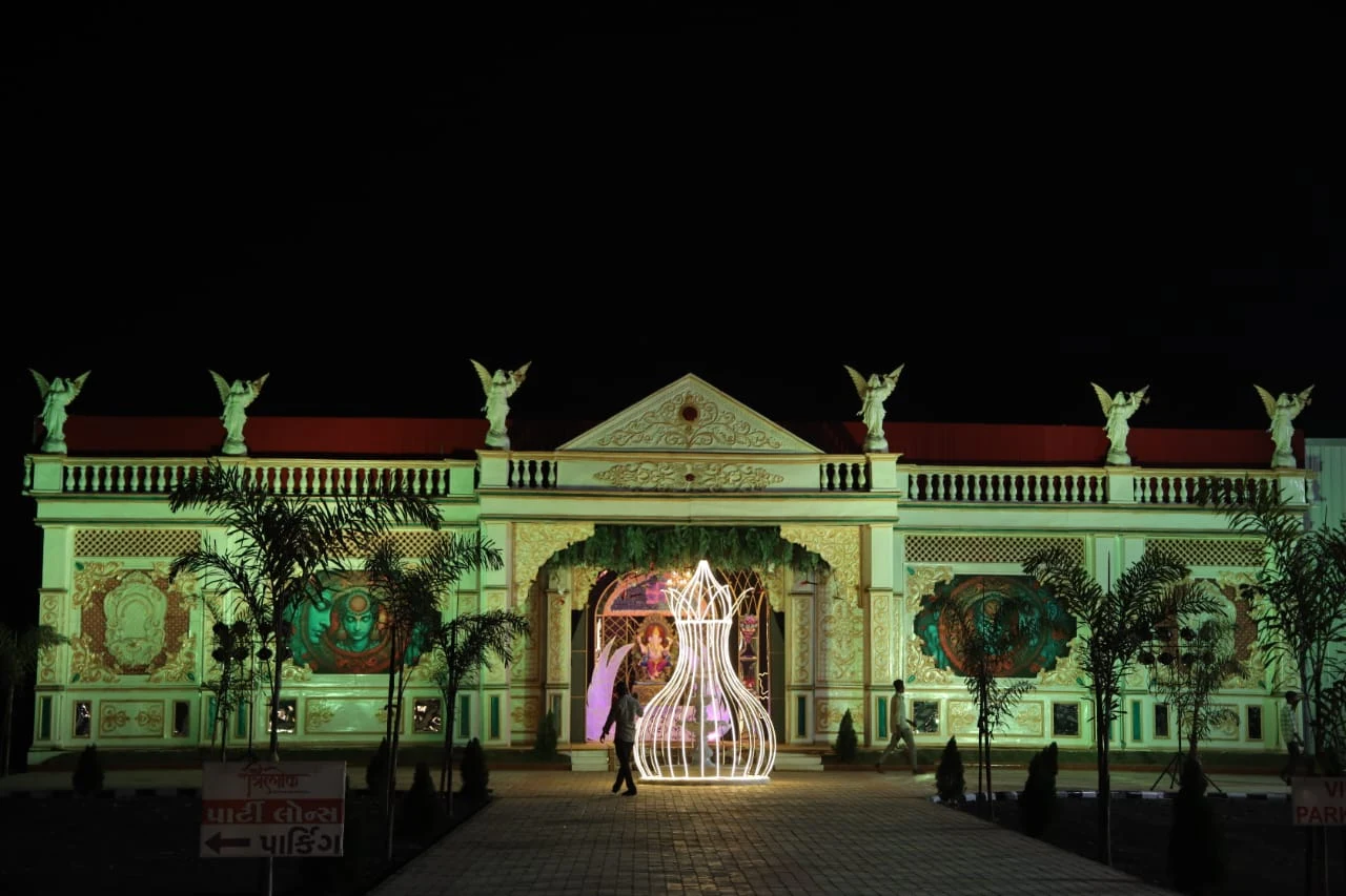 Trilok Party Lawns Venue background image