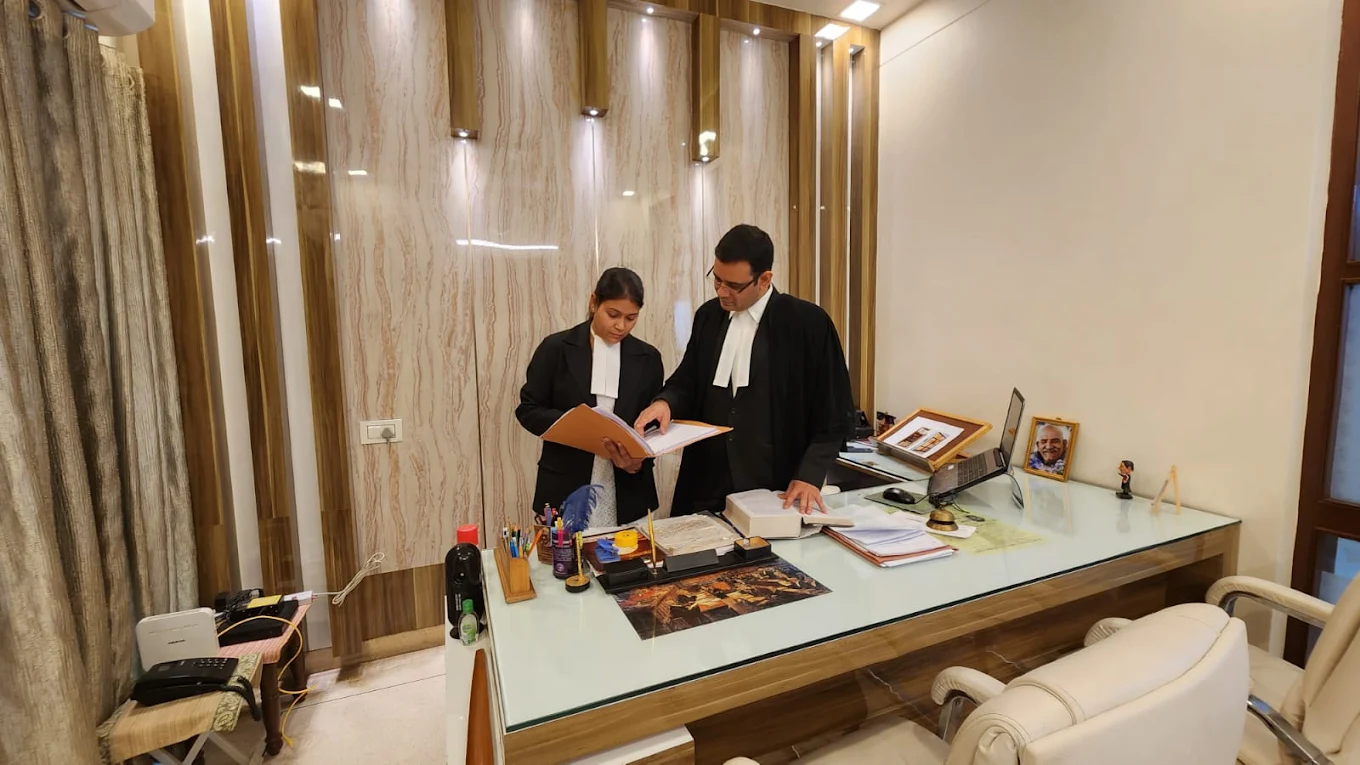 Advocate Vaibhav Dixit Law Firm background image