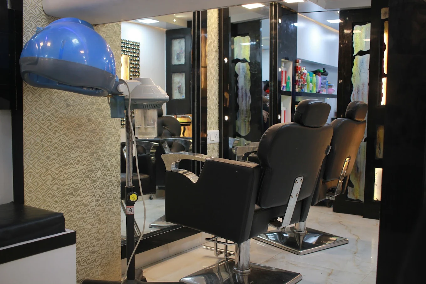 SHAAN KHAN HAIR DESIGNER Salon image