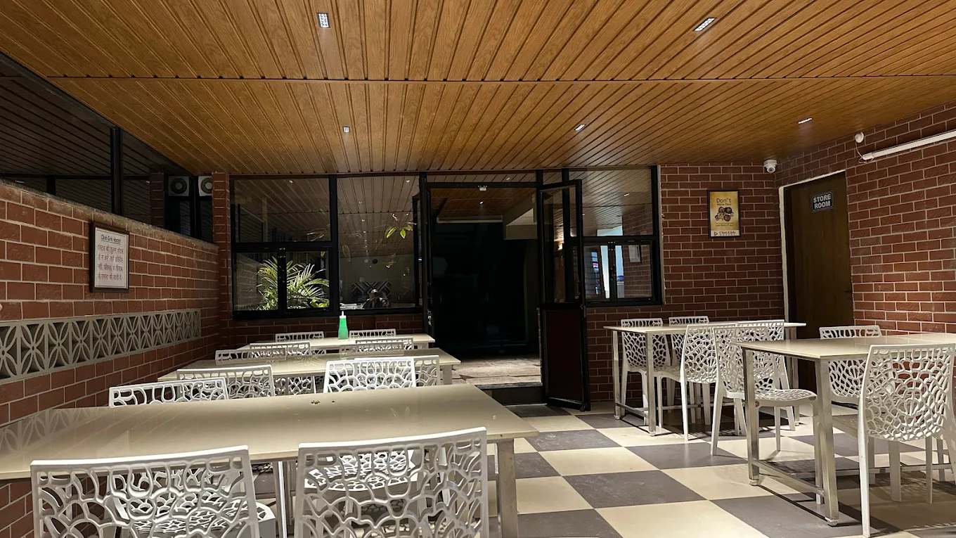 Clink Girls & Working Women Hostel image