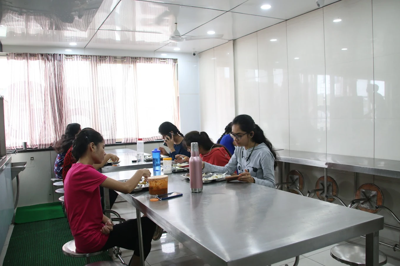 Rajshree Girl's And Working Woman Hostel image