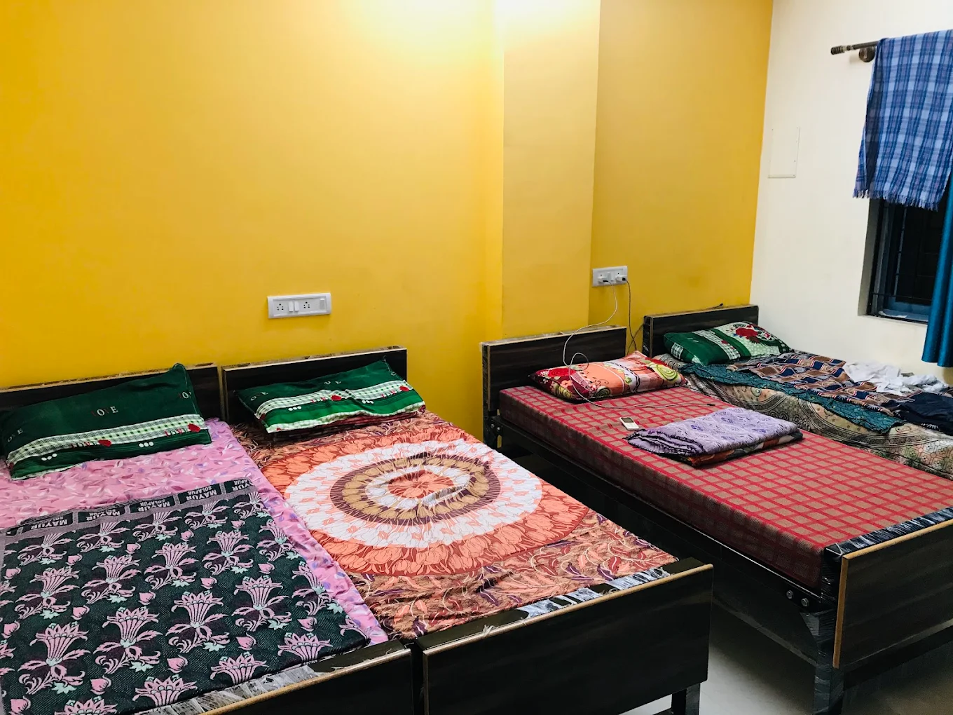Best Men PG Hostel background image