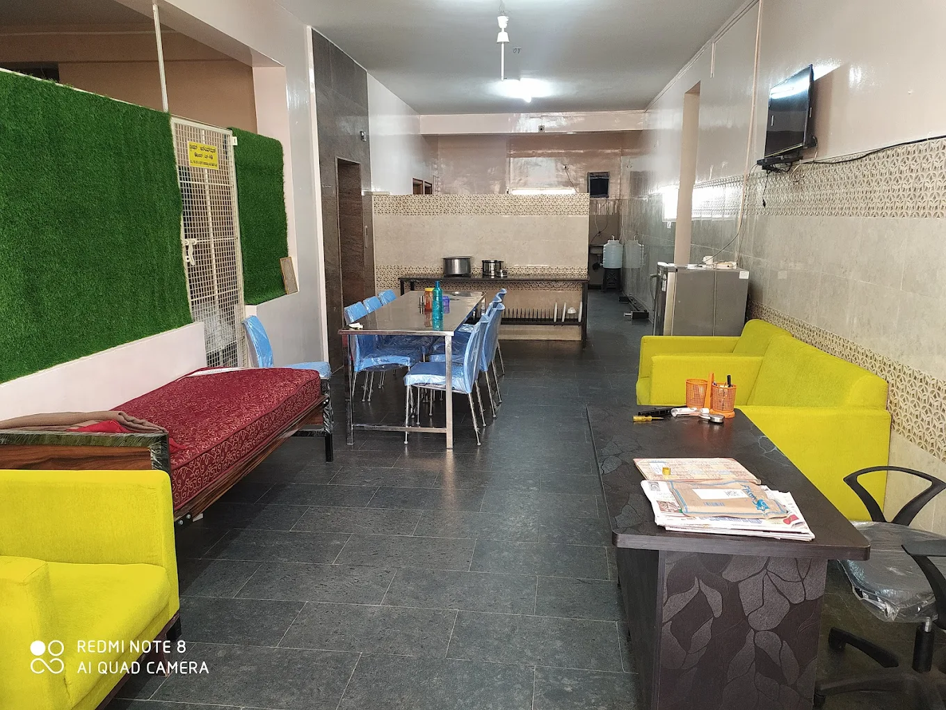 Dhanvi Gents PG & Hostel background image