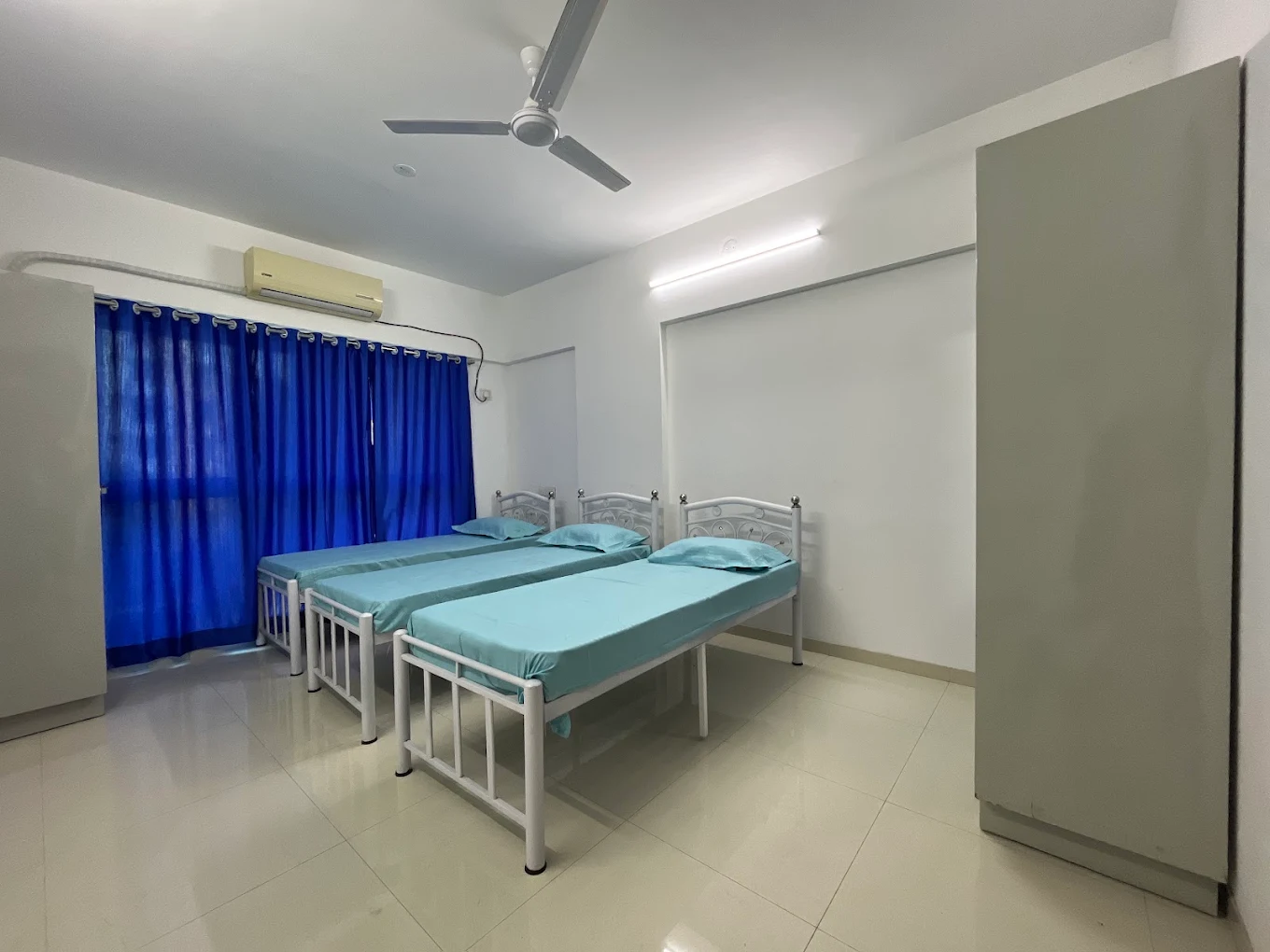 Arctic Stays Hostel background image