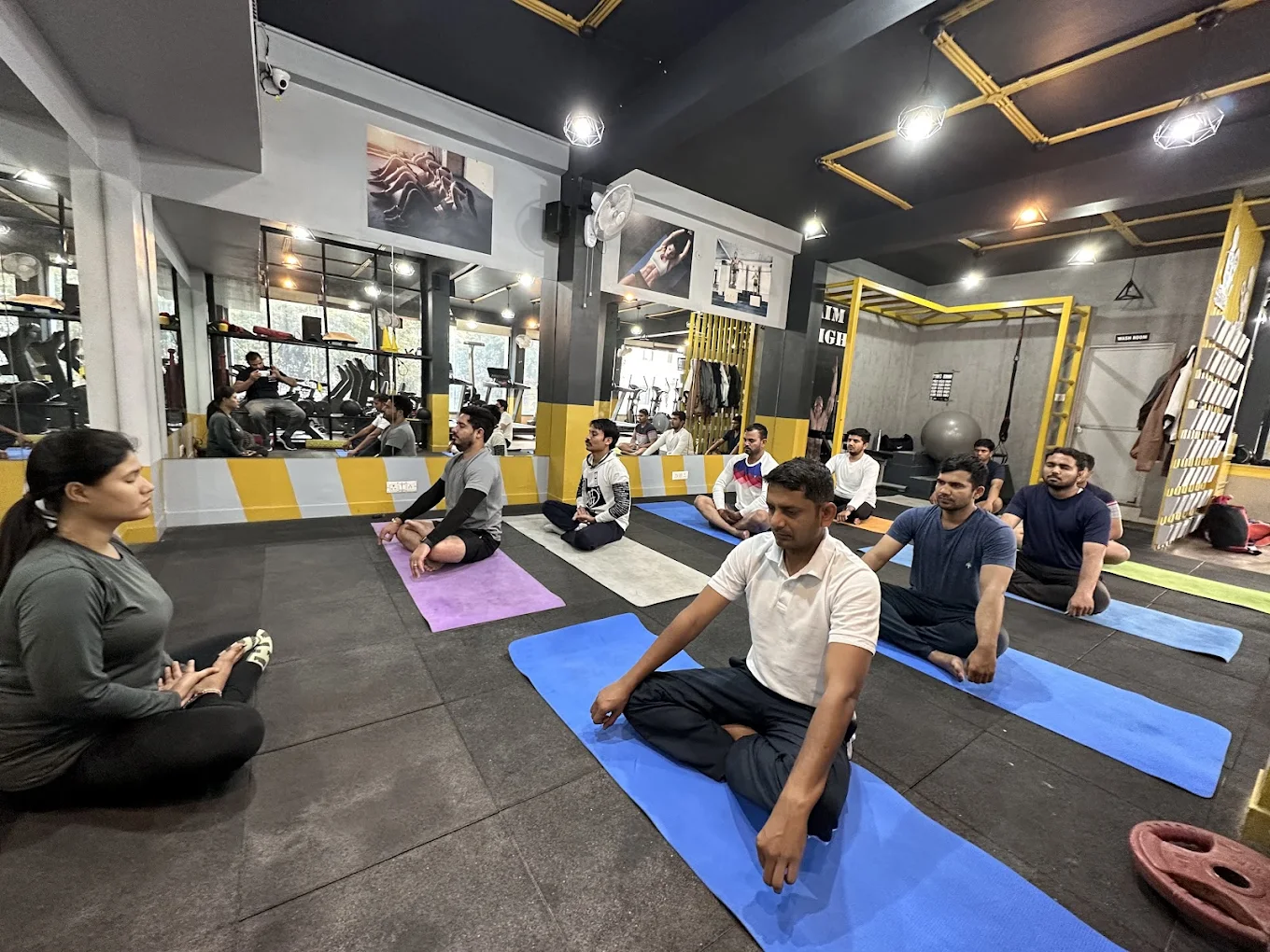 SR FITNESS HUB (GYM ZUMBA CARDIO) In Indore Gym image