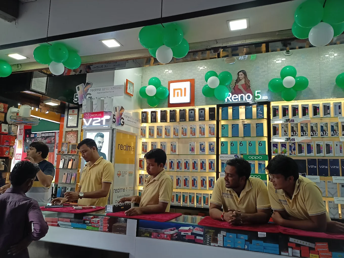 Dwarkadhish Mobiles Shop background image