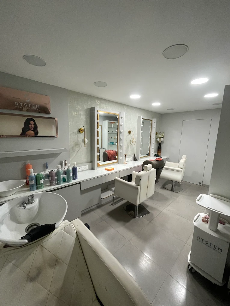  Bonanza Ladies Salon Parle Point 