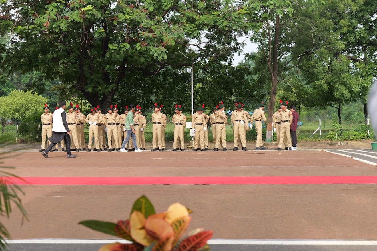  Maulana Azad National Institute of Technology -